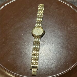 Pre-Loved Working Signed Acuet Elegant Gold Tone Watch!
